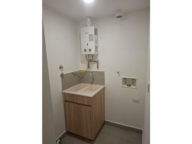 Apartamento de 2 alcobas en venta en La Milagrosa, El Retiro, 63 m² · foto 6 de 22