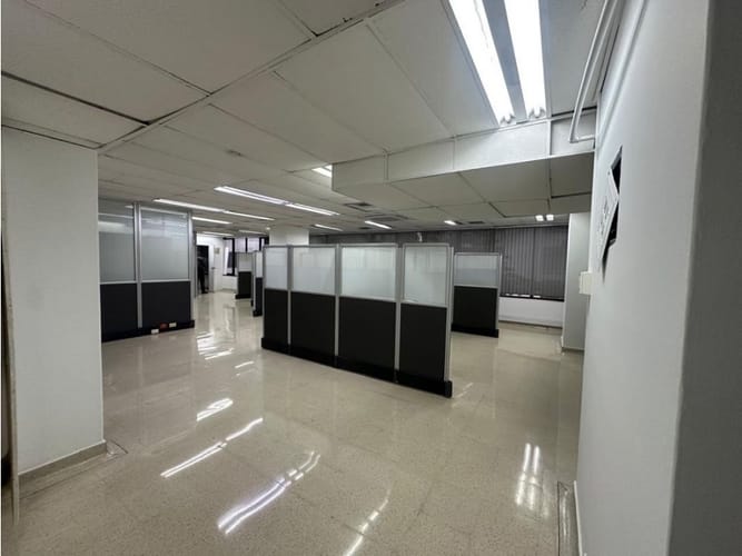 Oficina en arriendo en San Lucas, Medellín, 138 m² · foto 4 de 13