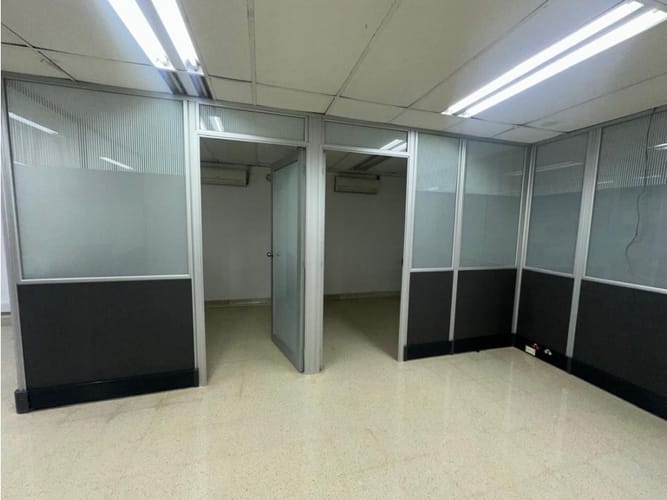 Oficina en arriendo en San Lucas, Medellín, 138 m² · foto 5 de 13