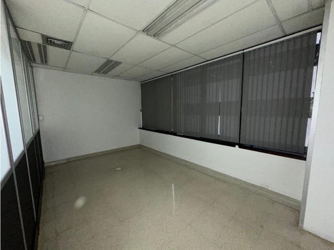 Oficina en arriendo en San Lucas, Medellín, 138 m² · foto 6 de 13