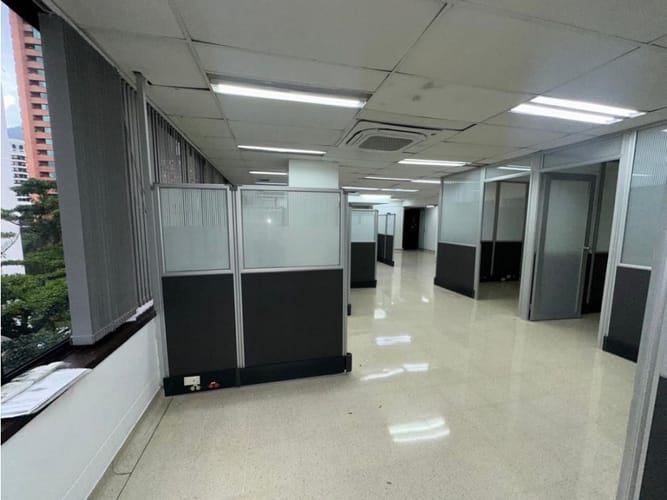 Oficina en arriendo en San Lucas, Medellín, 138 m² · foto 7 de 13
