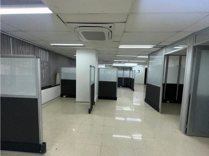 Oficina en arriendo en San Lucas, Medellín, 138 m² · foto 8 de 13