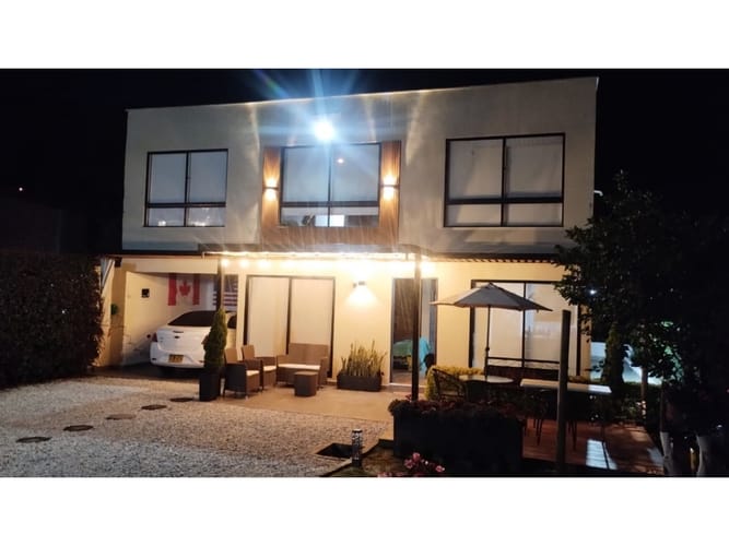 Casa de 5 alcobas en venta en El Porvenir, Guarne, 185 m² · foto 3 de 24
