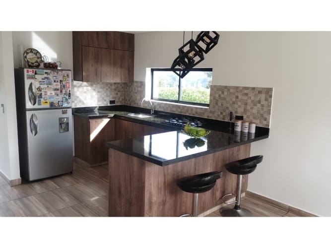 Casa de 5 alcobas en venta en El Porvenir, Guarne, 185 m² · foto 8 de 24
