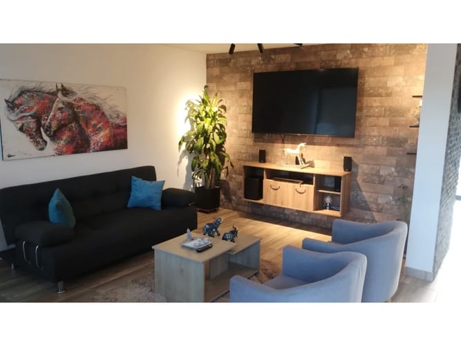 Casa de 5 alcobas en venta en El Porvenir, Guarne, 185 m² · foto 11 de 24