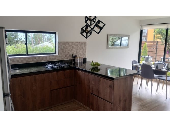 Casa de 5 alcobas en venta en El Porvenir, Guarne, 185 m² · foto 14 de 24