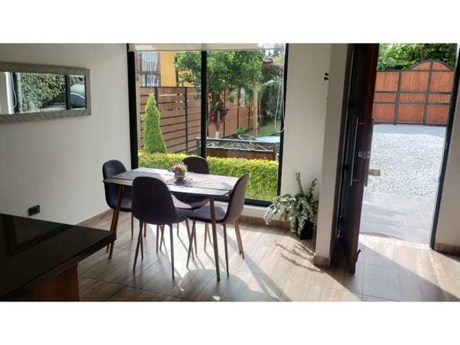 Casa de 5 alcobas en venta en El Porvenir, Guarne, 185 m² · foto 16 de 24