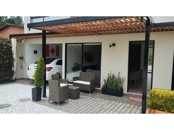 Casa de 5 alcobas en venta en El Porvenir, Guarne, 185 m² · foto 23 de 24