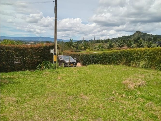 Lote en venta en Sajonia, Rionegro, 3050 m² · foto 2 de 4