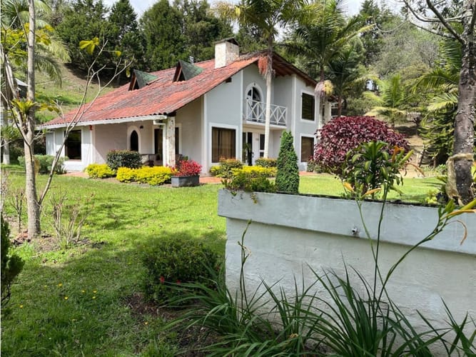 Casa de 5 alcobas en venta en El Porvenir, Guarne, 200 m² · foto 5 de 12
