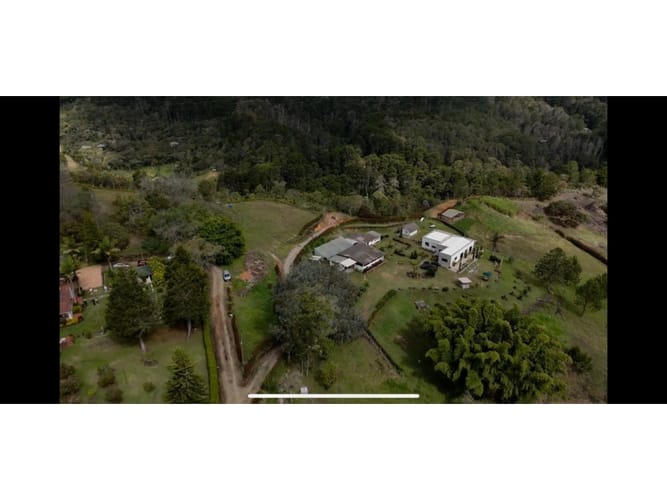 Casa de 3 alcobas en venta en Guarne, 250 m² · foto 3 de 17