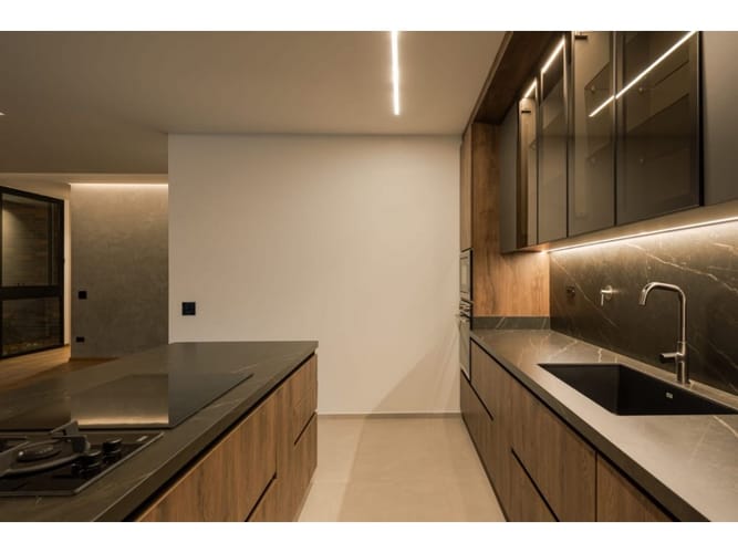 Apartamento de 2 alcobas en venta en San Lucas, Medellín, 240 m² · foto 4 de 24