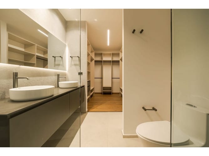 Apartamento de 2 alcobas en venta en San Lucas, Medellín, 240 m² · foto 23 de 24