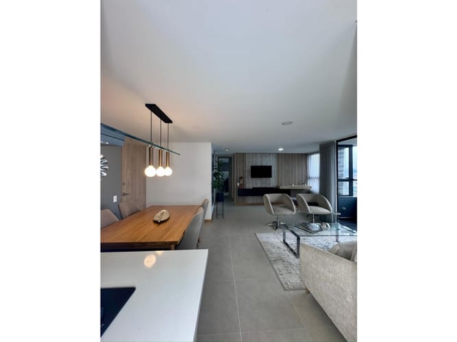 Apartamento de 2 alcobas en venta en Loma Del Indio, Medellín, 79 m² · foto 1 de 23