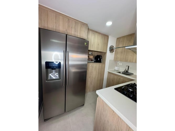 Apartamento de 2 alcobas en venta en Loma Del Indio, Medellín, 79 m² · foto 3 de 23