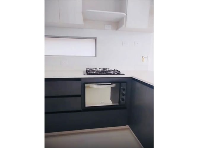 Apartamento de 2 alcobas en venta en Castilla, Itagüí, 62 m² · foto 4 de 13