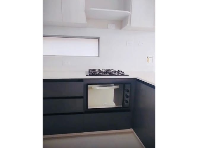 Apartamento de 2 alcobas en venta en Castilla, Itagüí, 62 m² · foto 7 de 13