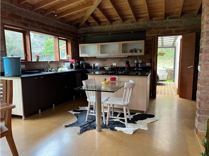 Casa de 3 alcobas en venta en El Retiro, 270 m² · foto 11 de 12