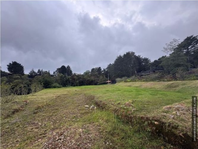 Lote en venta en Media Luna, Envigado, 2809 m² · foto 3 de 3