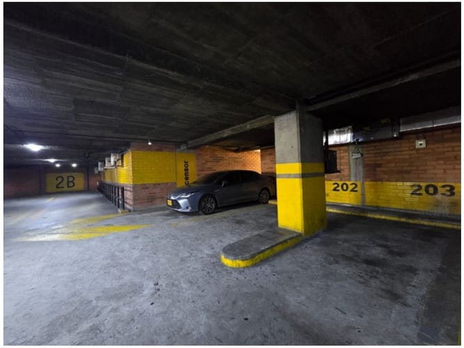 Local en venta en La Candelaria, Medellín, 1810 m² · foto 12 de 13