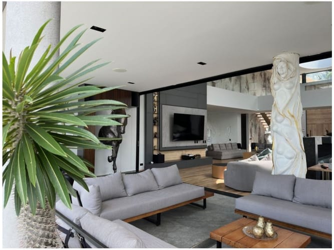 Casa de 13 alcobas en venta en San Diego, Medellín · foto 5 de 16