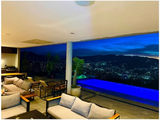 Casa de 13 alcobas en venta en San Diego, Medellín · foto 14 de 16