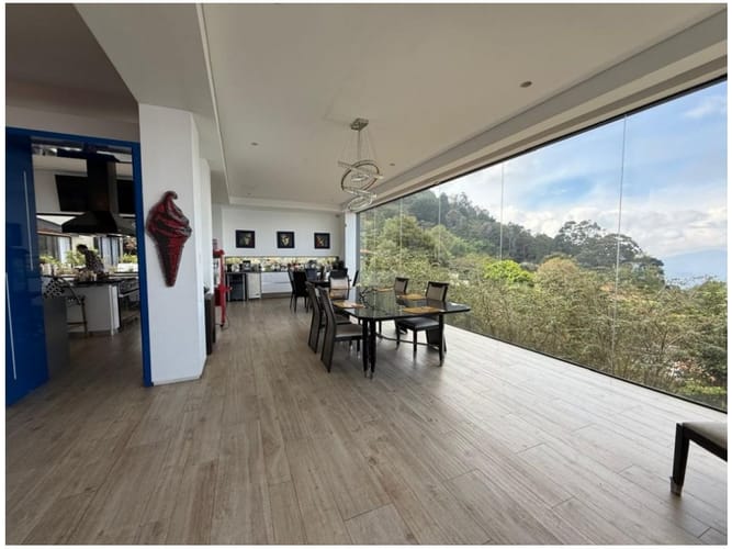 Casa de 8 alcobas en venta en El Poblado, Medellín, 800 m² · foto 6 de 17
