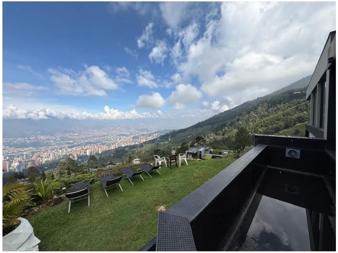 Casa de 8 alcobas en venta en El Poblado, Medellín, 800 m² · foto 9 de 17