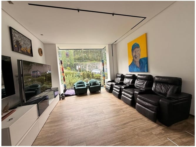 Casa de 8 alcobas en venta en El Poblado, Medellín, 800 m² · foto 13 de 17