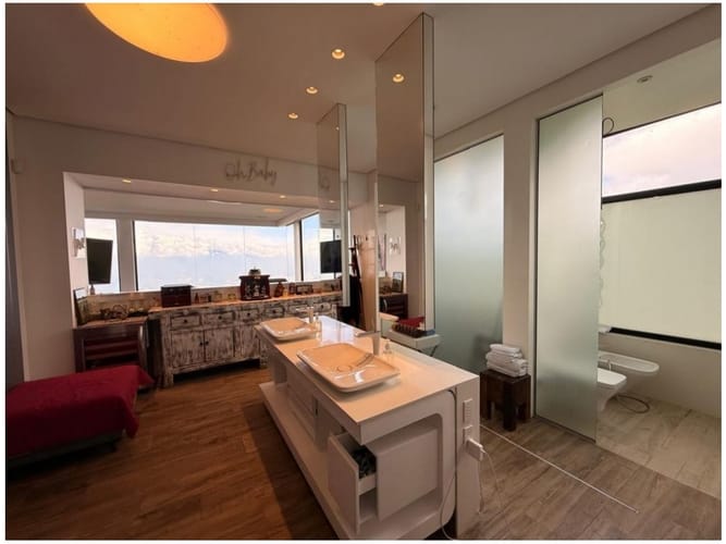 Casa de 8 alcobas en venta en El Poblado, Medellín, 800 m² · foto 15 de 17