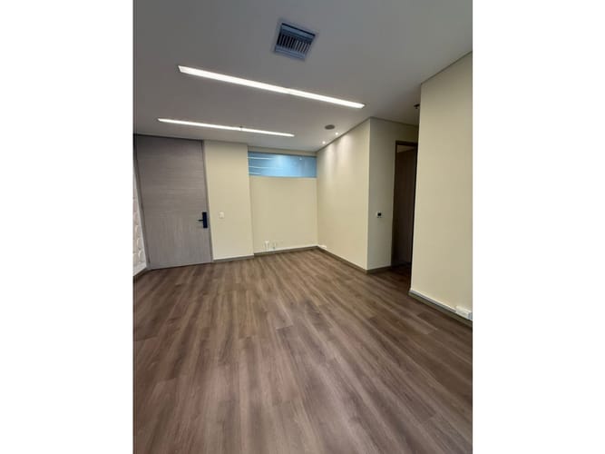 Oficina en arriendo en Milla De Oro, Medellín, 50 m² · foto 5 de 15