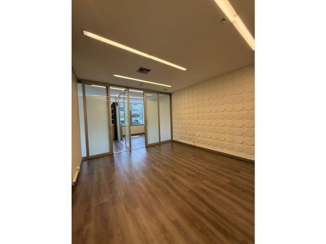 Oficina en arriendo en Milla De Oro, Medellín, 50 m² · foto 8 de 15
