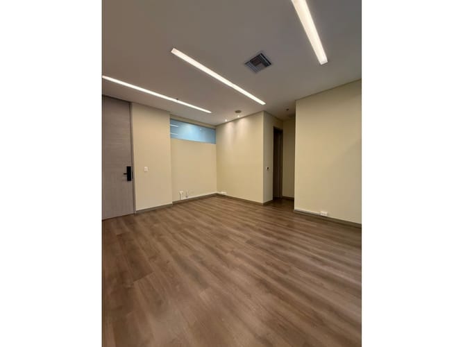 Oficina en arriendo en Milla De Oro, Medellín, 50 m² · foto 10 de 15
