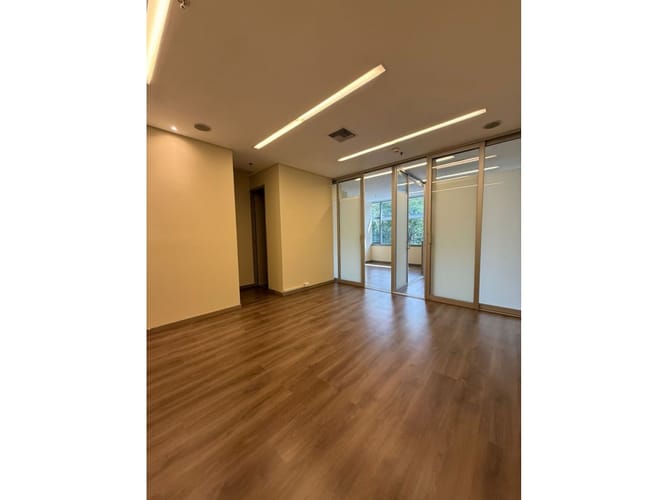 Oficina en arriendo en Milla De Oro, Medellín, 50 m² · foto 11 de 15