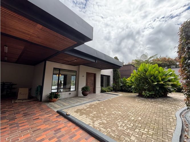 Casa de 3 alcobas en venta en Puente Pelaez, El Retiro, 420 m² · foto 1 de 19