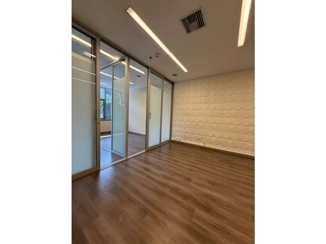 Oficina en arriendo en Milla De Oro, Medellín, 50 m² · foto 14 de 15