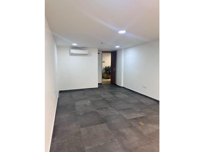 Oficina en venta en Castropol, Medellín, 112 m² · foto 6 de 24