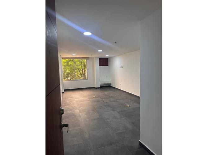 Oficina en venta en Castropol, Medellín, 112 m² · foto 9 de 24