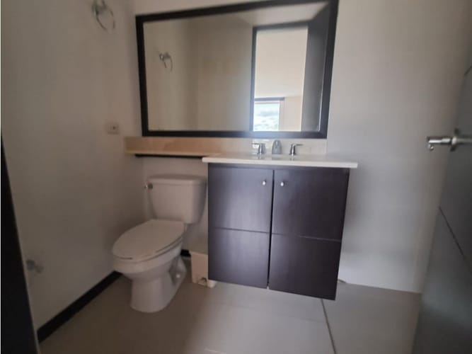 Oficina en venta en Castropol, Medellín, 112 m² · foto 19 de 24