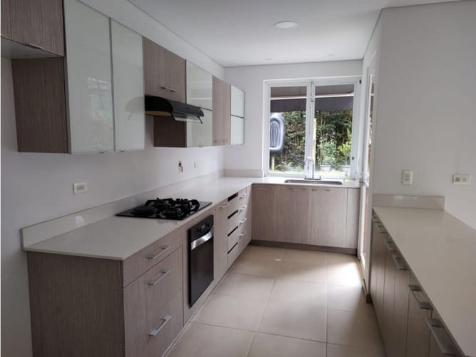 Casa de 3 alcobas en venta en El Retiro, 180 m² · foto 3 de 16