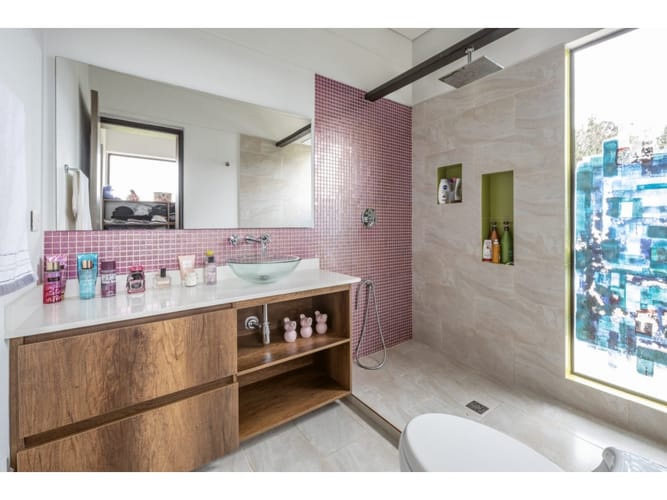 Casa de 3 alcobas en venta en Santa Elena, Rionegro, 350 m² · foto 14 de 18