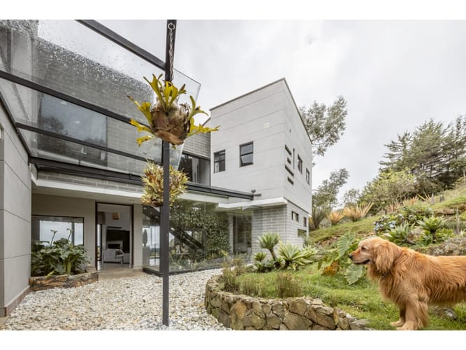 Casa de 3 alcobas en venta en Santa Elena, Rionegro, 350 m² · foto 17 de 18