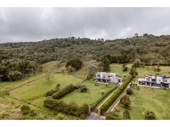 Casa de 3 alcobas en venta en Santa Elena, Rionegro, 350 m² · foto 18 de 18