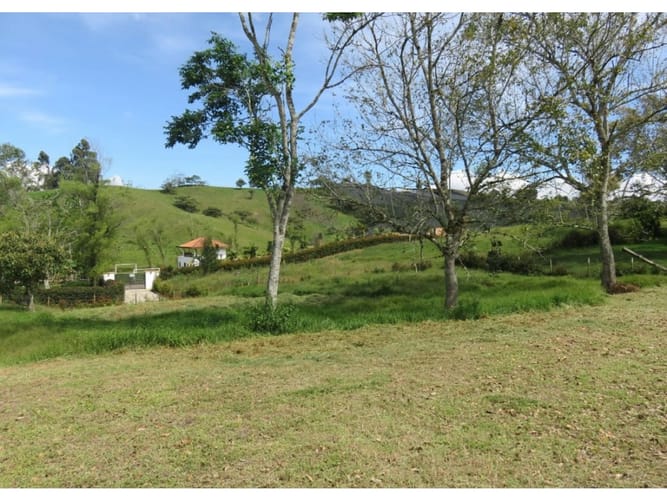 Lote en venta en El Carmen De Viboral, El Carmen de Viboral, 3400 m² · foto 2 de 8
