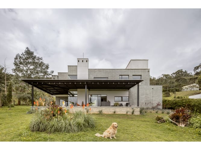 Casa de 3 alcobas en arriendo en Santa Elena, Rionegro, 350 m² · foto 16 de 18