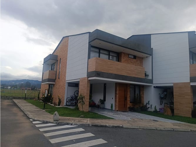 $980.000.000 en Unidad Residencial Agua Fresca