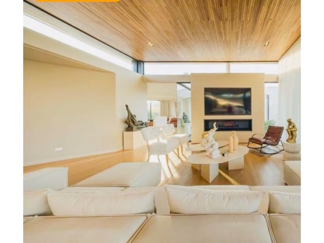 Casa de 4 alcobas en venta en Media Luna, Medellín, 550 m² · foto 2 de 13