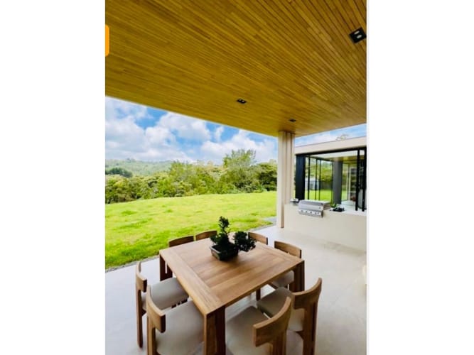 Casa de 4 alcobas en venta en Media Luna, Medellín, 550 m² · foto 5 de 13