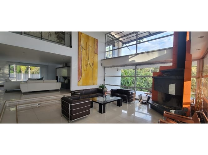 Casa de 4 alcobas en venta en Los Salados, Medellín, 545 m² · foto 3 de 11