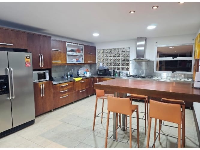 Casa de 4 alcobas en venta en Los Salados, Medellín, 545 m² · foto 4 de 11